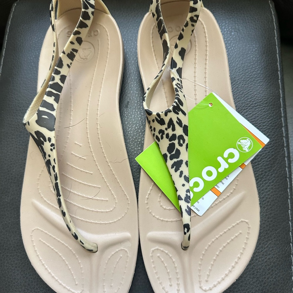 CROCS Women's Sandals Sexi Leopard Print Flip Flop NEW